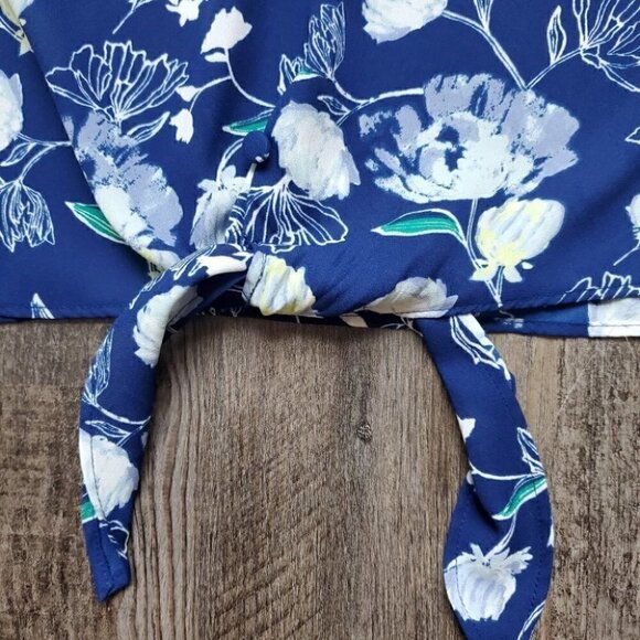 Short Sleeve Blouse Tie Front - Picture 5 of 5